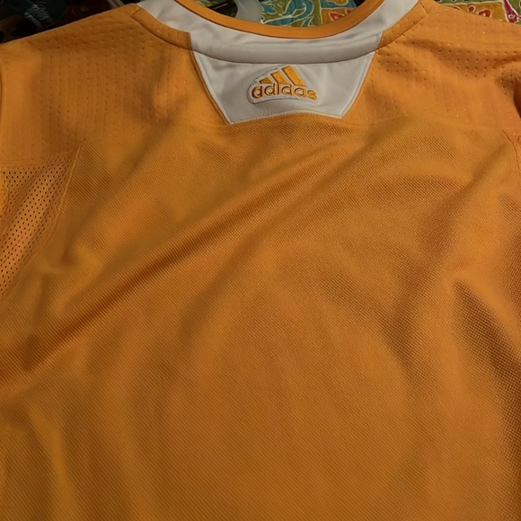 Brand new never worn Bruins Jersey - Picture 4 of 6